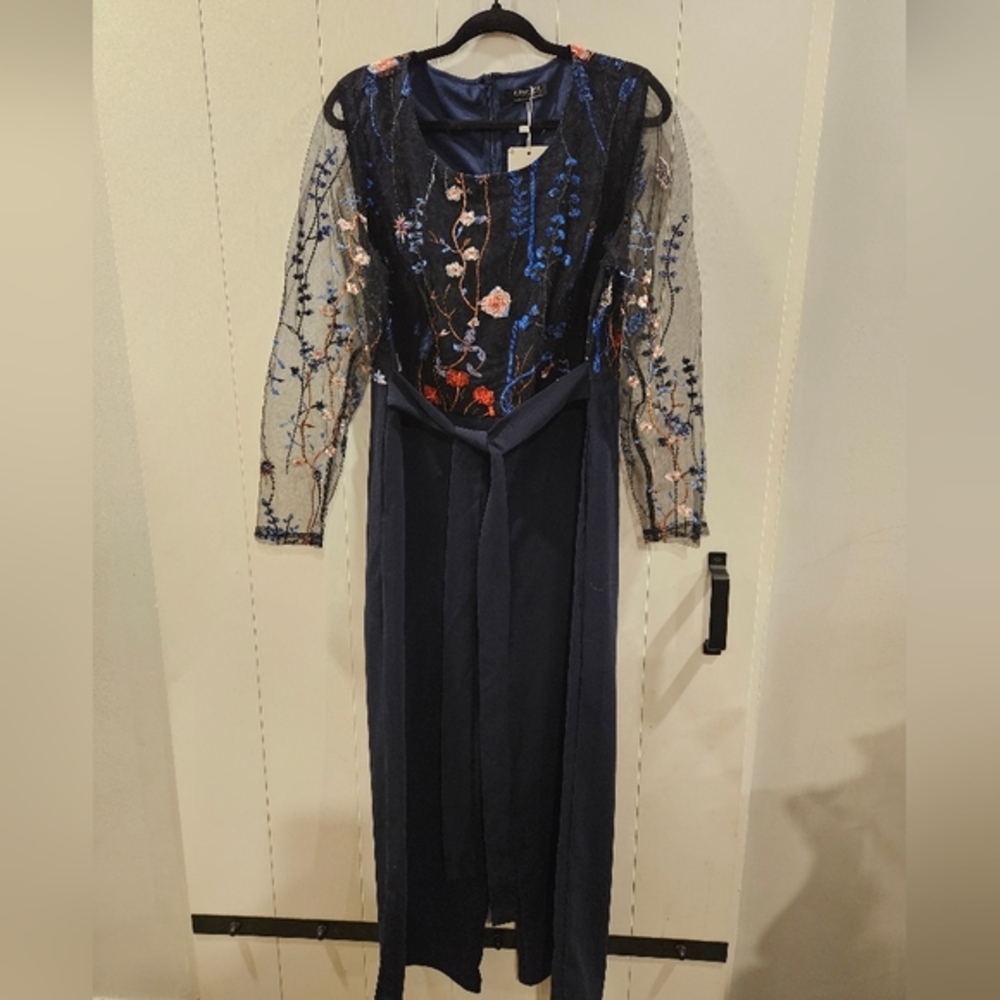 BloomChic E with Floral Embroidery